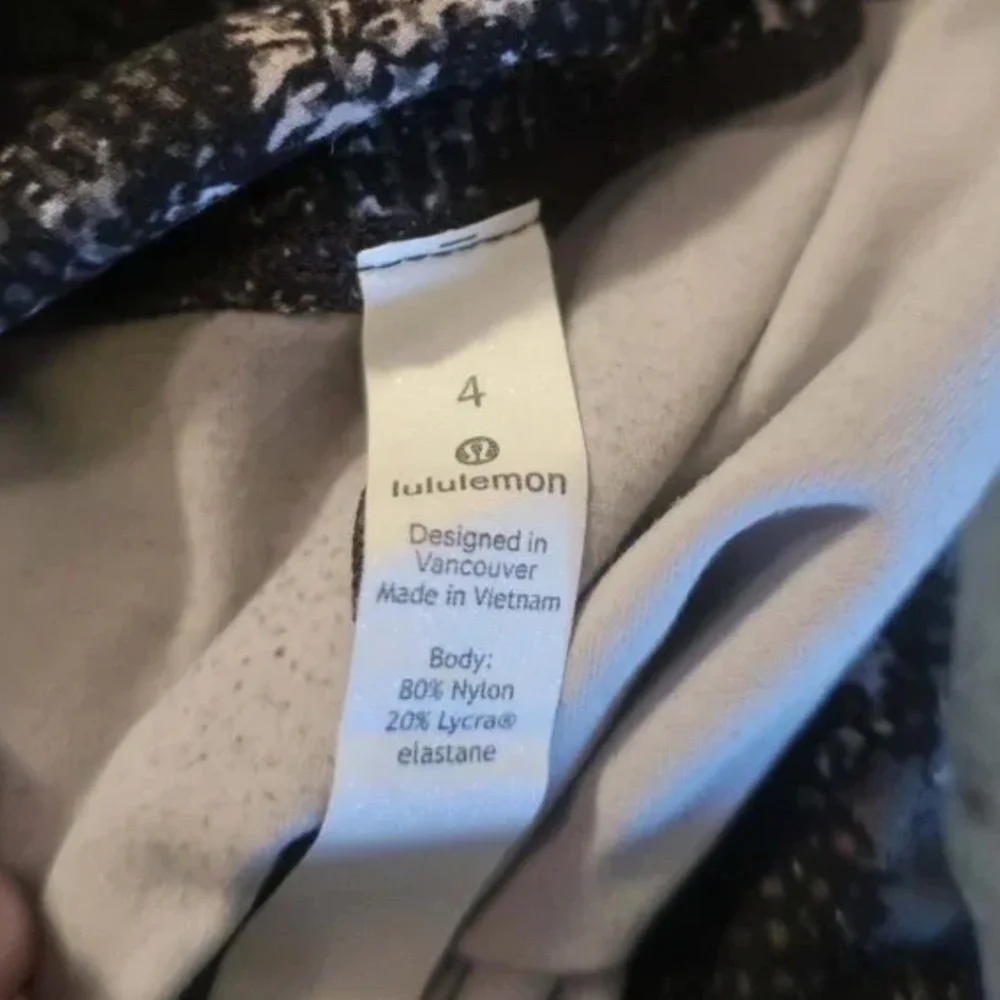 Lululemon Align 6" multi-patterned bike shorts - Picture 7 of 7